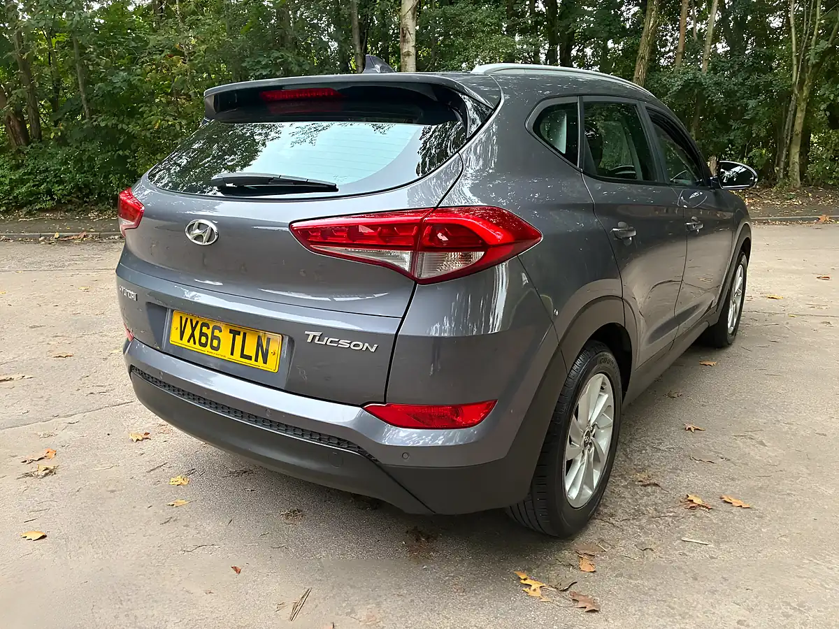 Used 2016 Hyundai Tucson Se Grey - Interior and Exterior details 6
