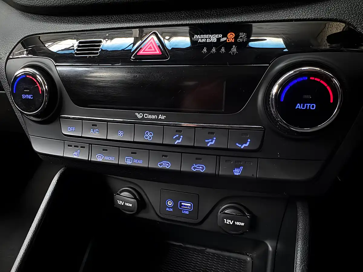 Used 2016 Hyundai Tucson Se Nav Ara Blue - Interior and Exterior details 12