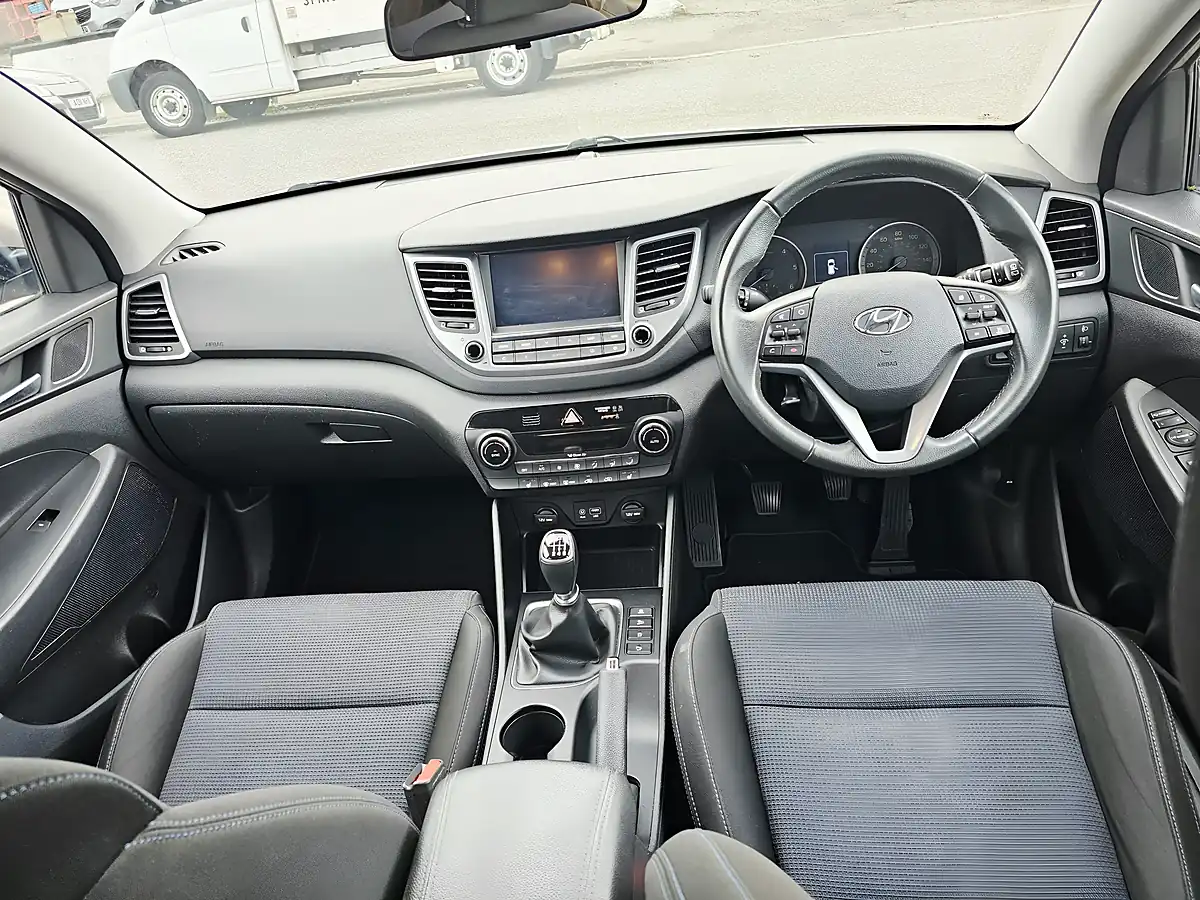 Used 2016 Hyundai Tucson Se Nav Brown - Interior and Exterior details 10