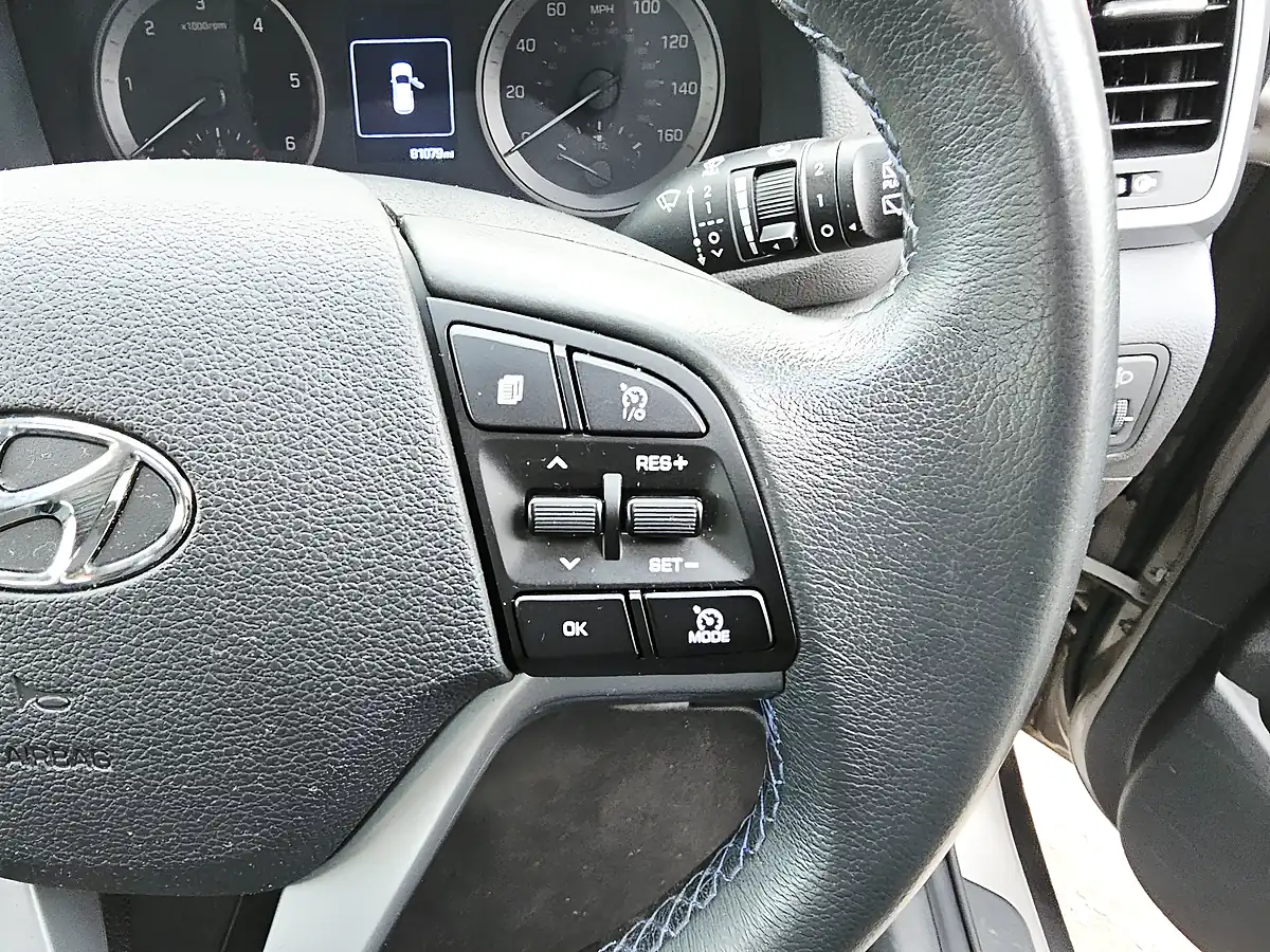 Used 2016 Hyundai Tucson Se Nav Brown - Interior and Exterior details 14