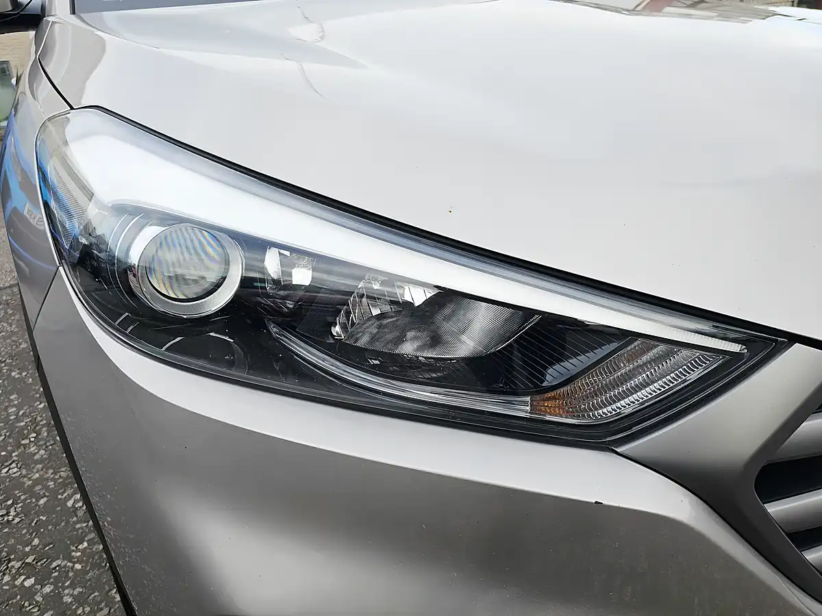 Used 2016 Hyundai Tucson Se Nav Brown - Interior and Exterior details 16