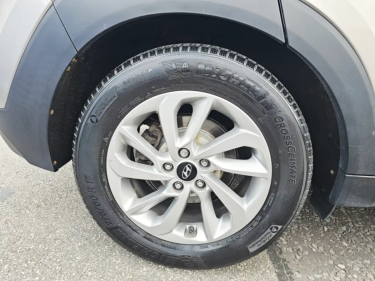 Used 2016 Hyundai Tucson Se Nav Brown - Interior and Exterior details 18