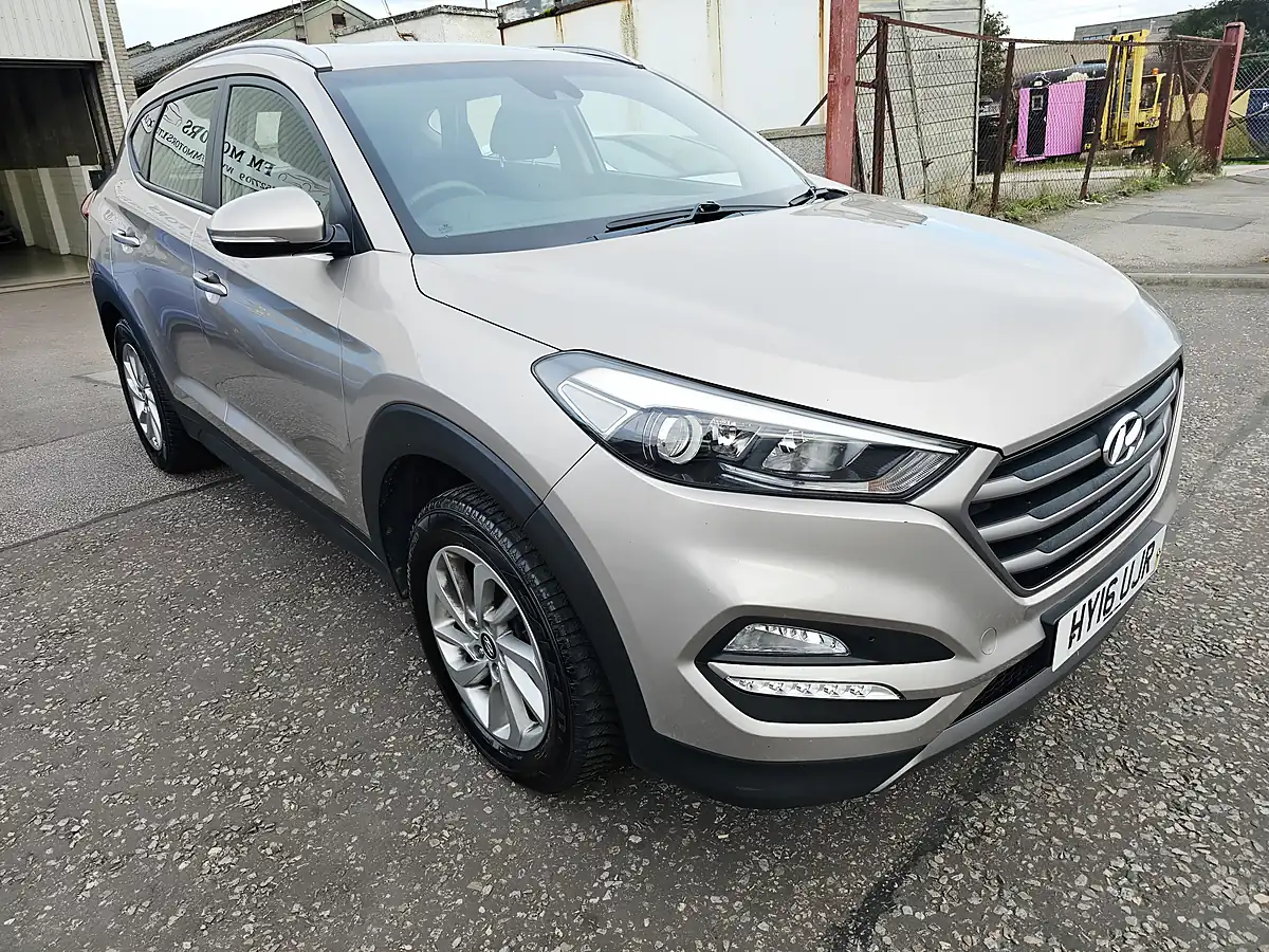 Used 2016 Hyundai Tucson Se Nav Brown - Interior and Exterior details 2