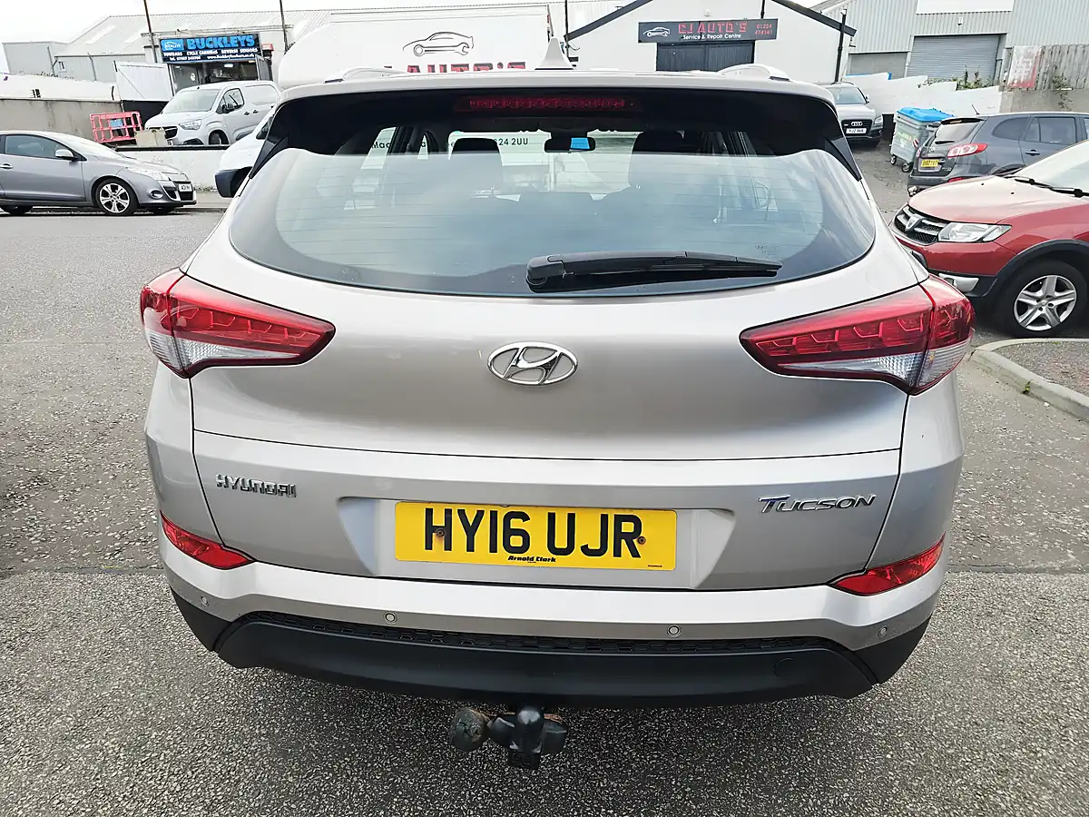 Used 2016 Hyundai Tucson Se Nav Brown - Interior and Exterior details 4