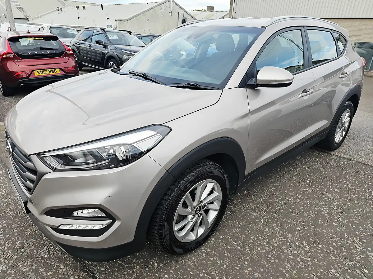 Used 2016 Hyundai Tucson Se Nav Brown - Interior and Exterior details 6