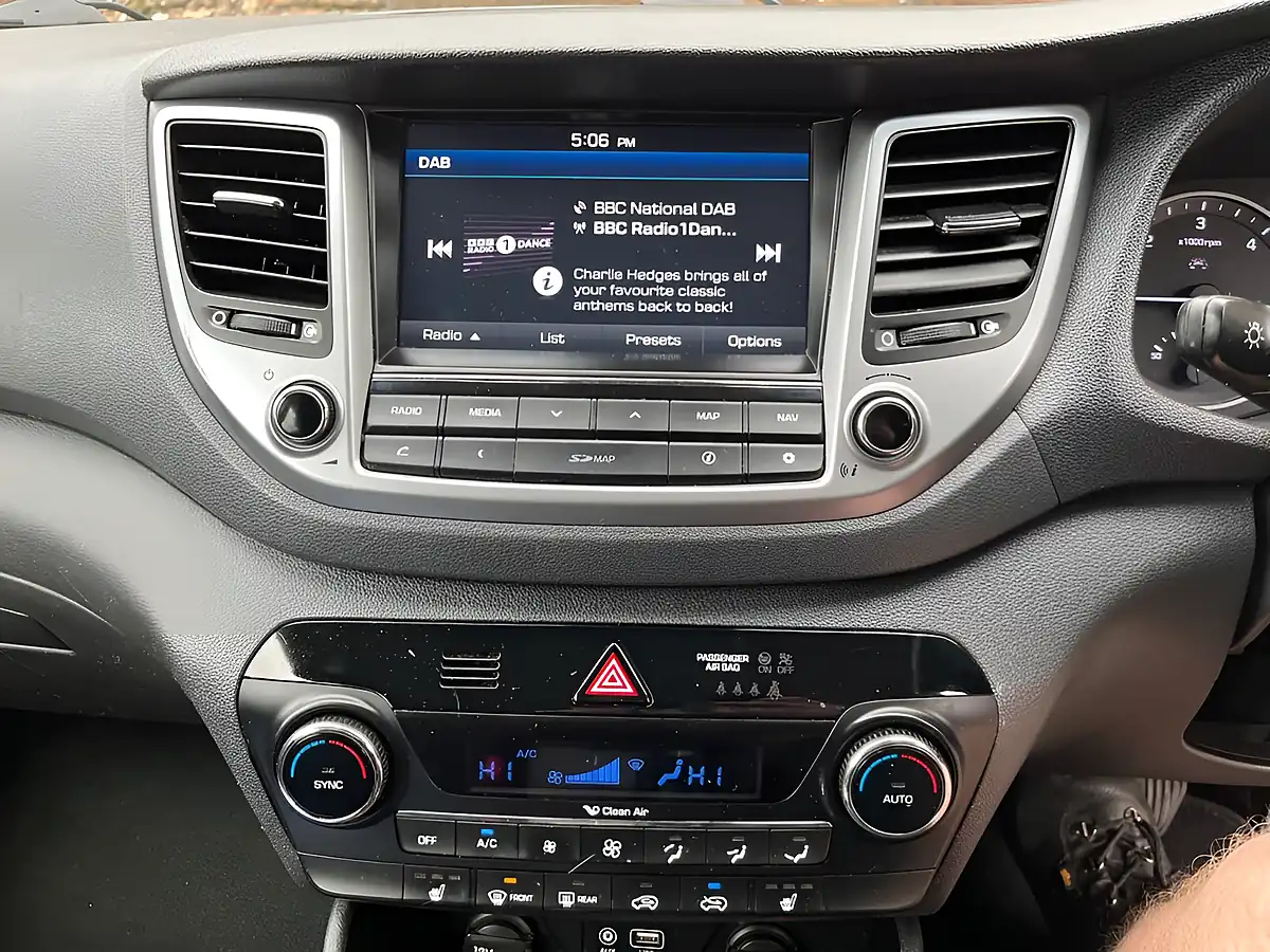 Used 2016 Hyundai Tucson Se Nav Red - Interior and Exterior details 15