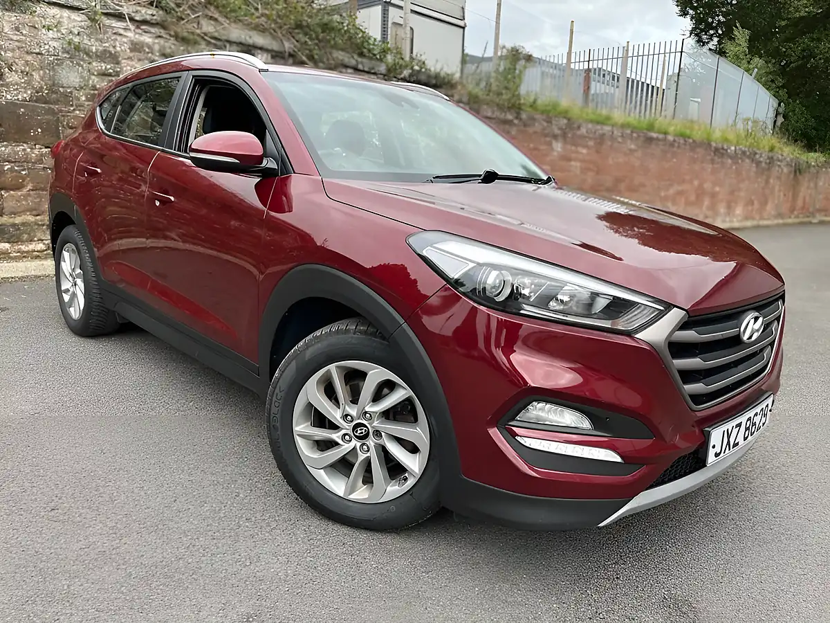 Used 2016 Hyundai Tucson Se Nav Red - Interior and Exterior details 3