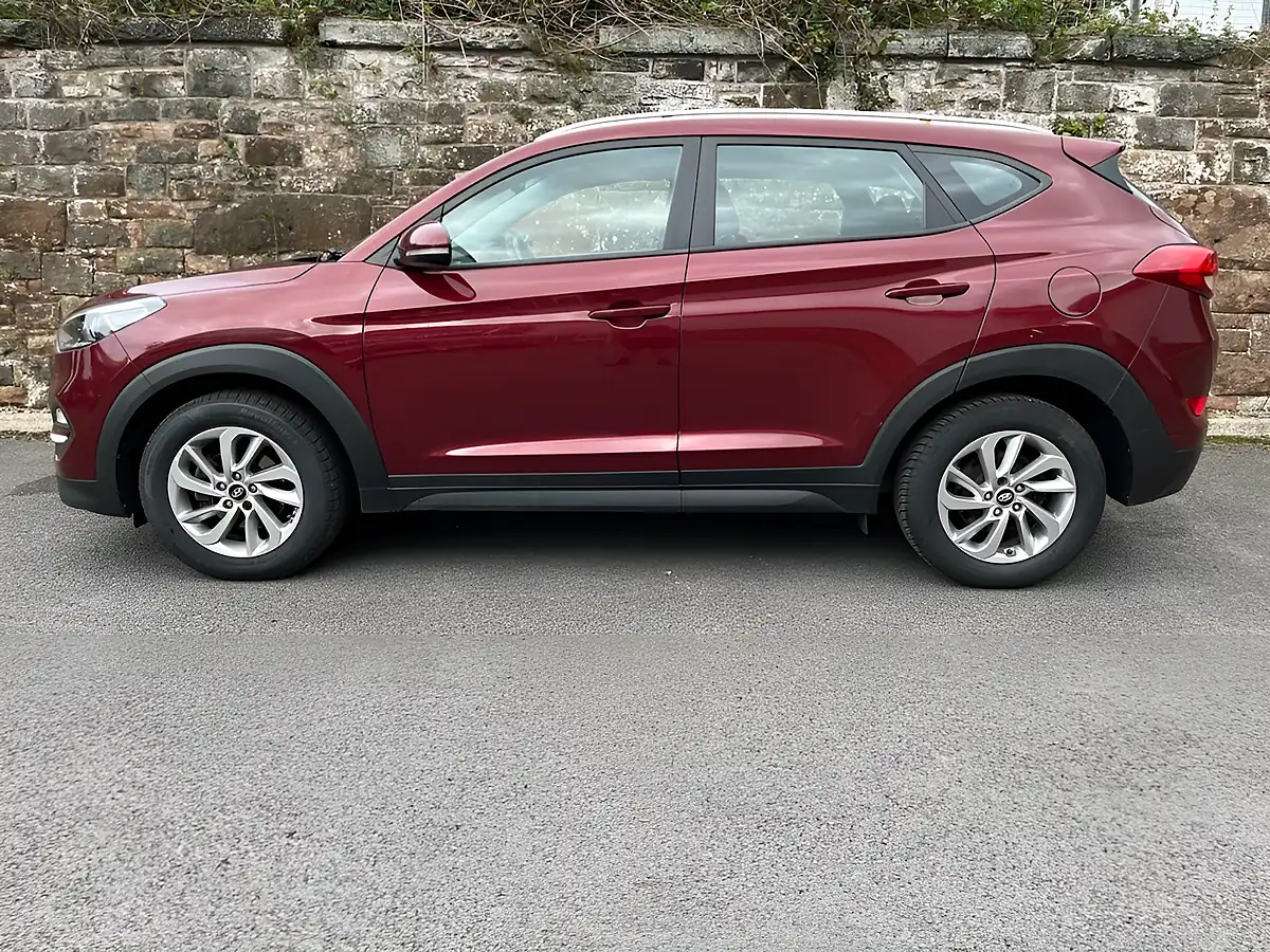 Used 2016 Hyundai Tucson Se Nav Red - Interior and Exterior details 4