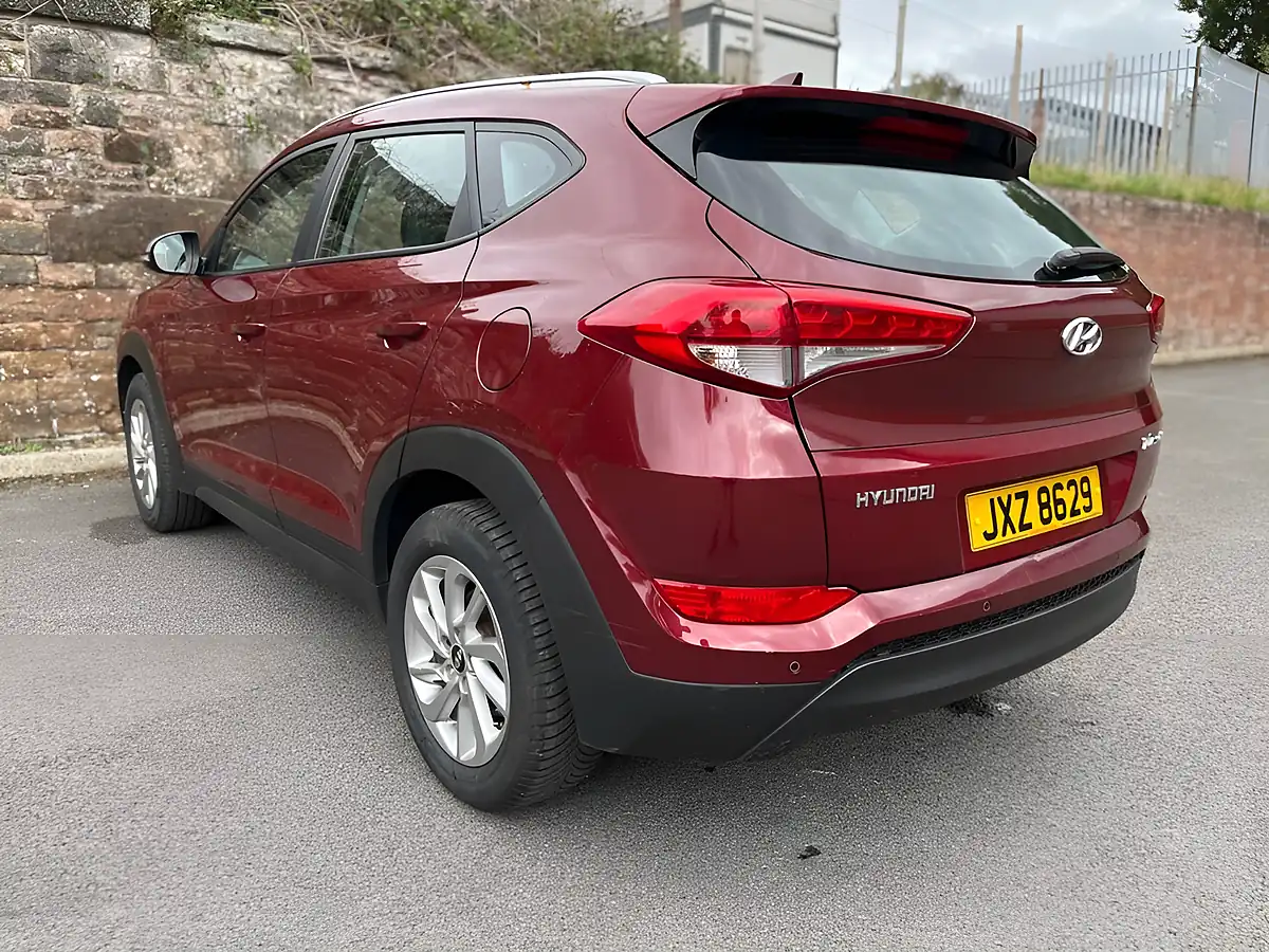 Used 2016 Hyundai Tucson Se Nav Red - Interior and Exterior details 5