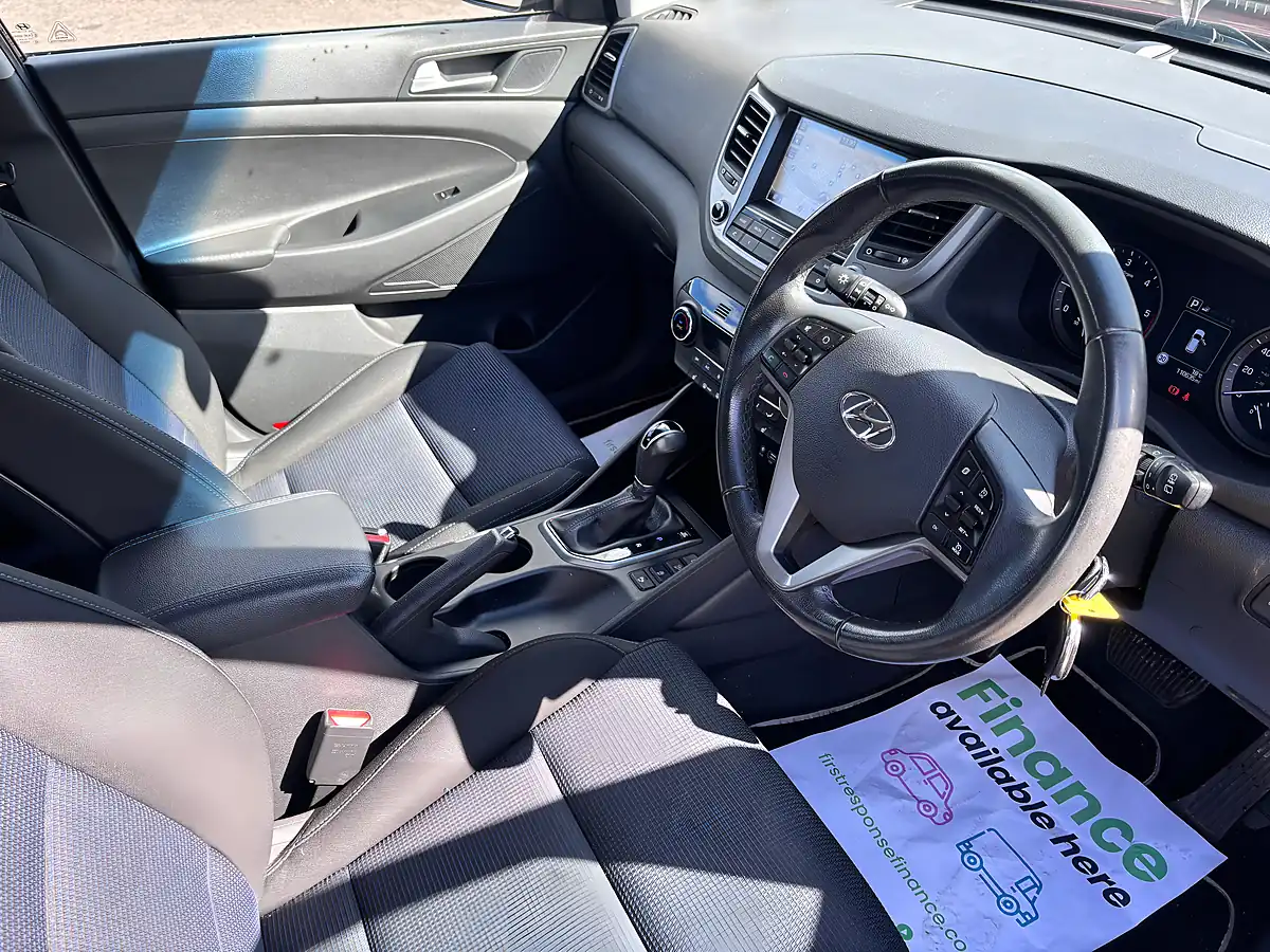 Used 2016 Hyundai Tucson Se Nav Red - Interior and Exterior details 10
