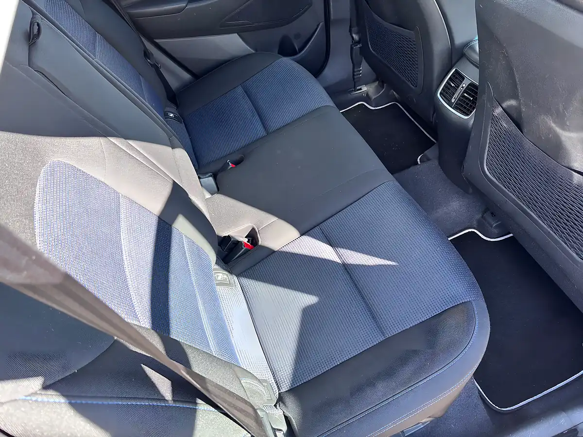 Used 2016 Hyundai Tucson Se Nav Red - Interior and Exterior details 11