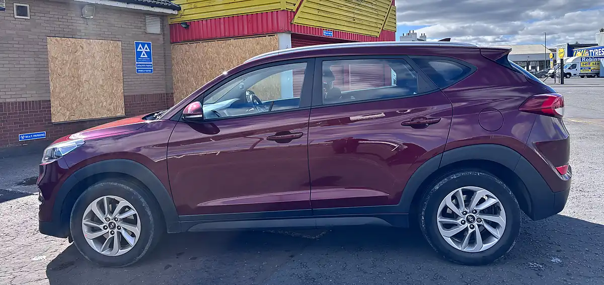 Used 2016 Hyundai Tucson Se Nav Red - Interior and Exterior details 3