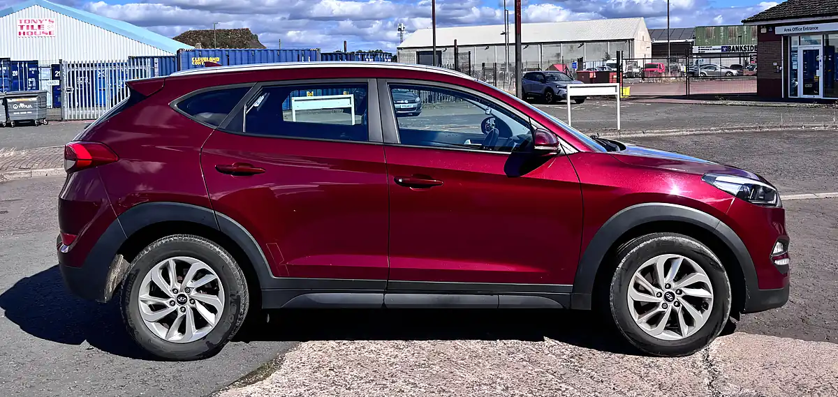 Used 2016 Hyundai Tucson Se Nav Red - Interior and Exterior details 4