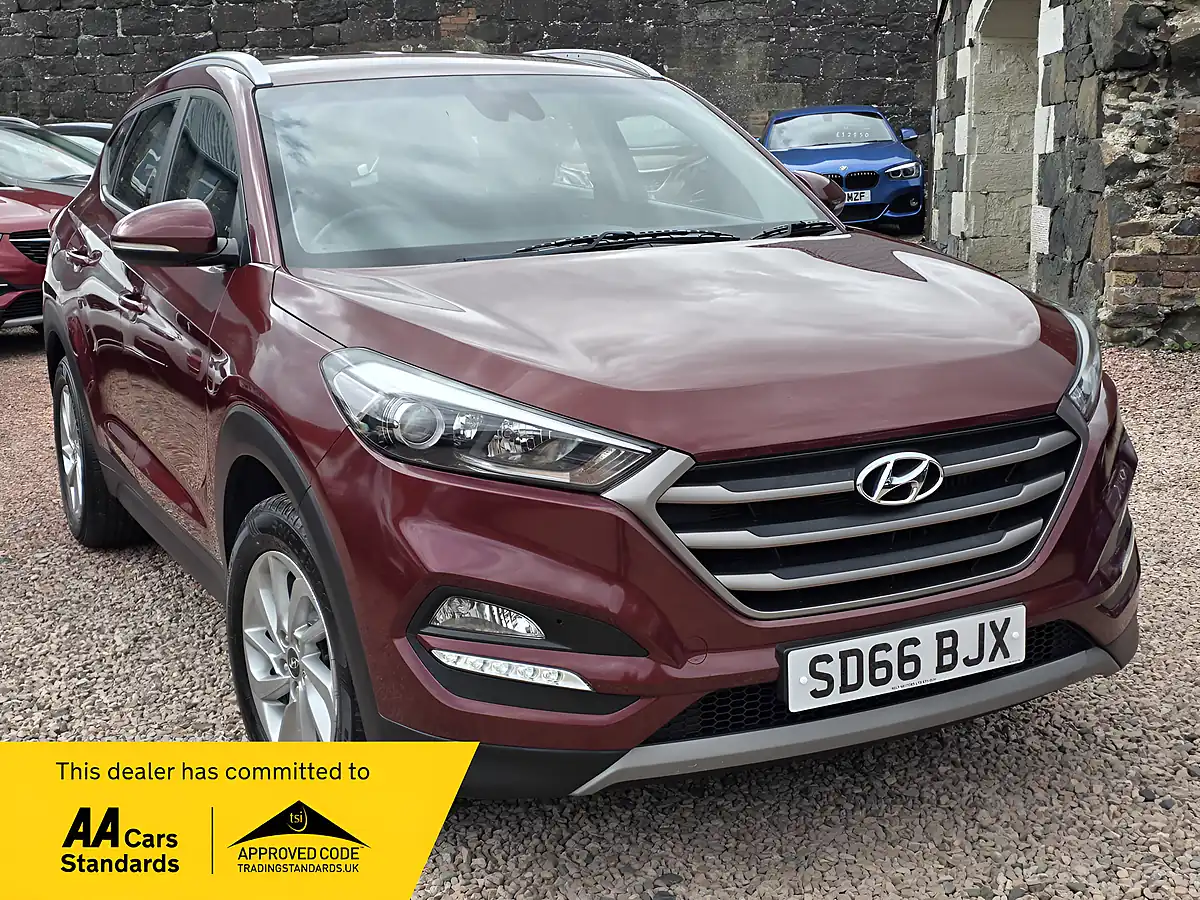 Used 2016 Hyundai Tucson Se Nav Ruby Wine Pearl - Front View