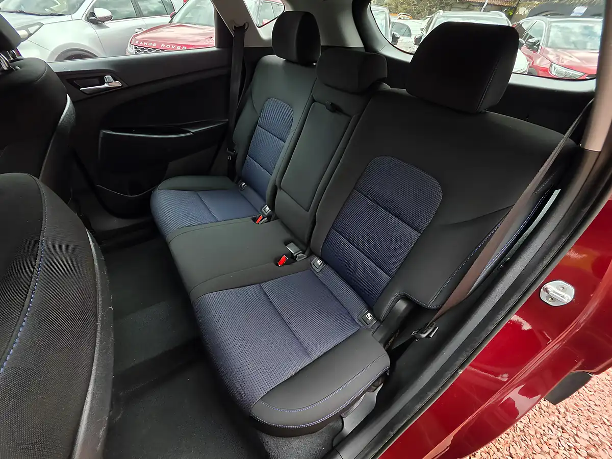 Used 2016 Hyundai Tucson Se Nav Ruby Wine Pearl - Interior and Exterior details 11