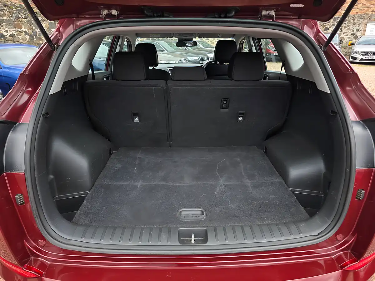 Used 2016 Hyundai Tucson Se Nav Ruby Wine Pearl - Interior and Exterior details 12