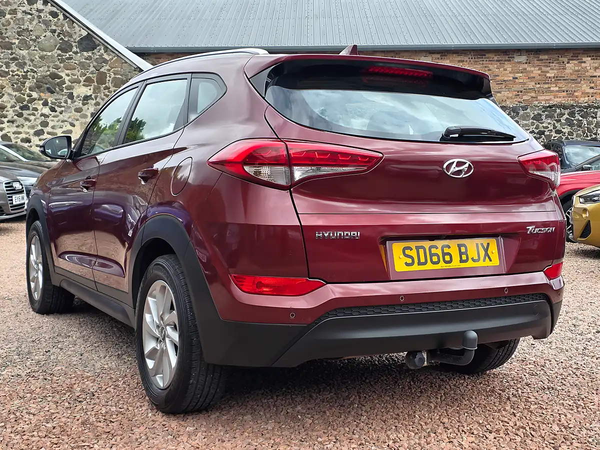 Used 2016 Hyundai Tucson Se Nav Ruby Wine Pearl - Interior and Exterior details 14
