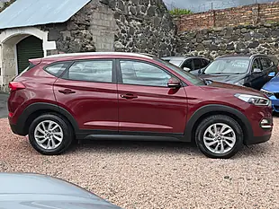 Used 2016 Hyundai Tucson Se Nav Ruby Wine Pearl - Interior and Exterior details 18
