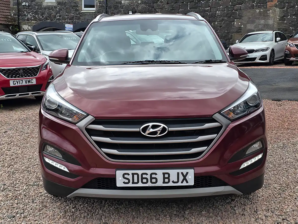 Used 2016 Hyundai Tucson Se Nav Ruby Wine Pearl - Interior and Exterior details 3