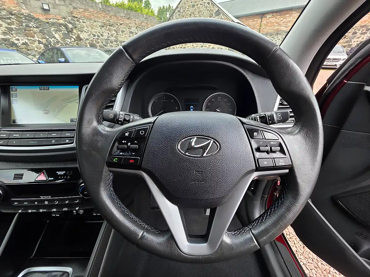 Used 2016 Hyundai Tucson Se Nav Ruby Wine Pearl - Interior and Exterior details 8