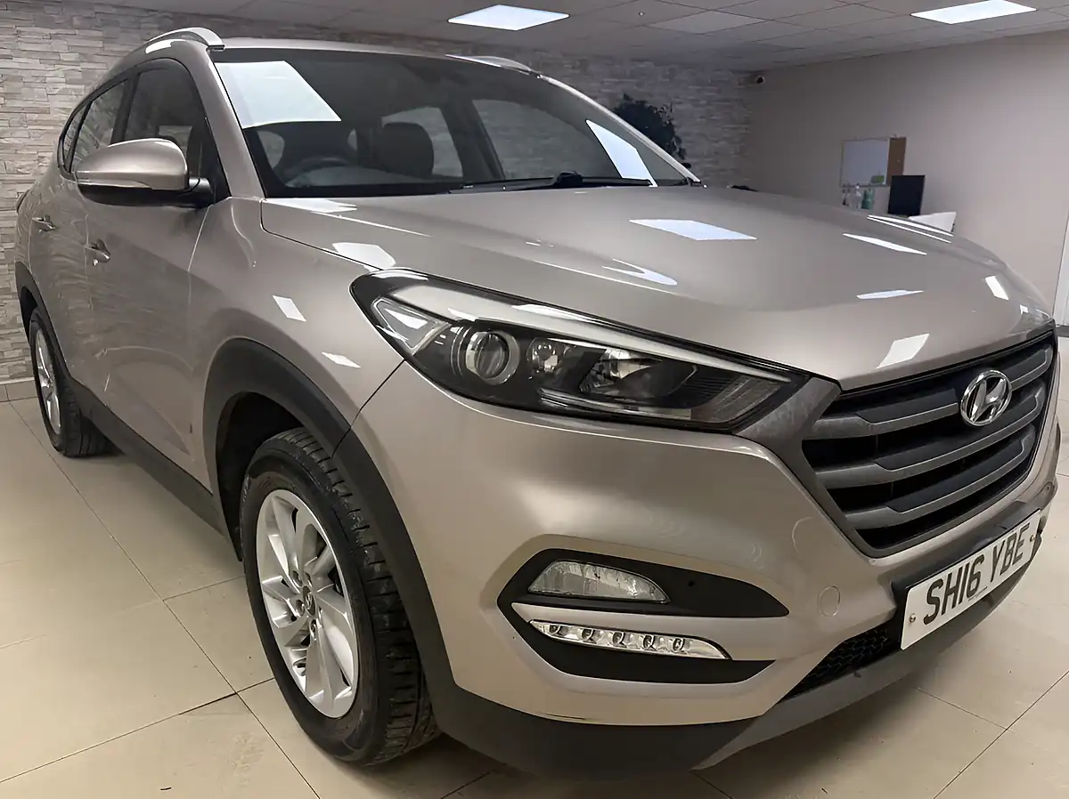 Used 2016 Hyundai Tucson Se Nav White - Front View