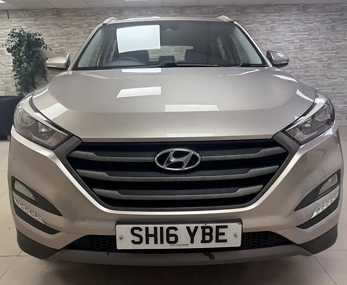 Used 2016 Hyundai Tucson Se Nav White - Interior and Exterior details 12