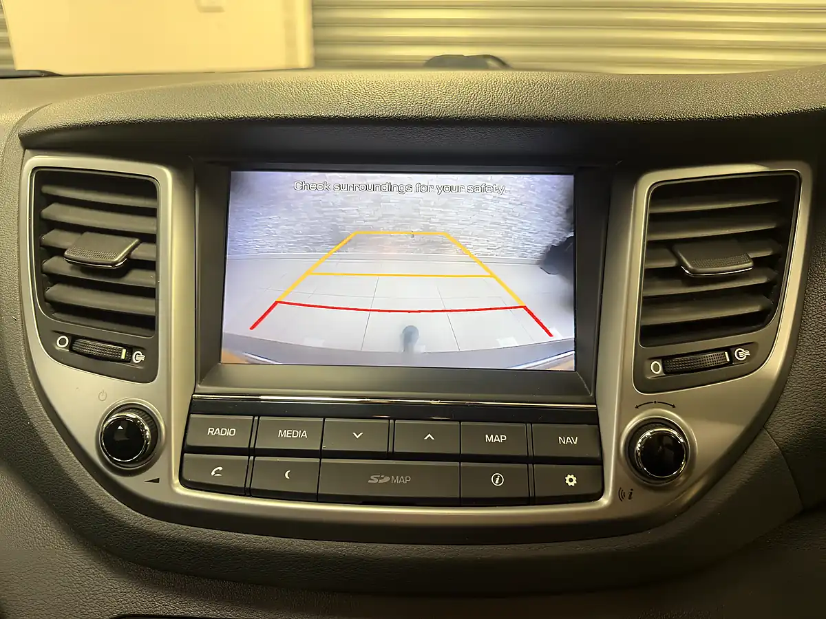 Used 2016 Hyundai Tucson Se Nav White - Interior and Exterior details 16