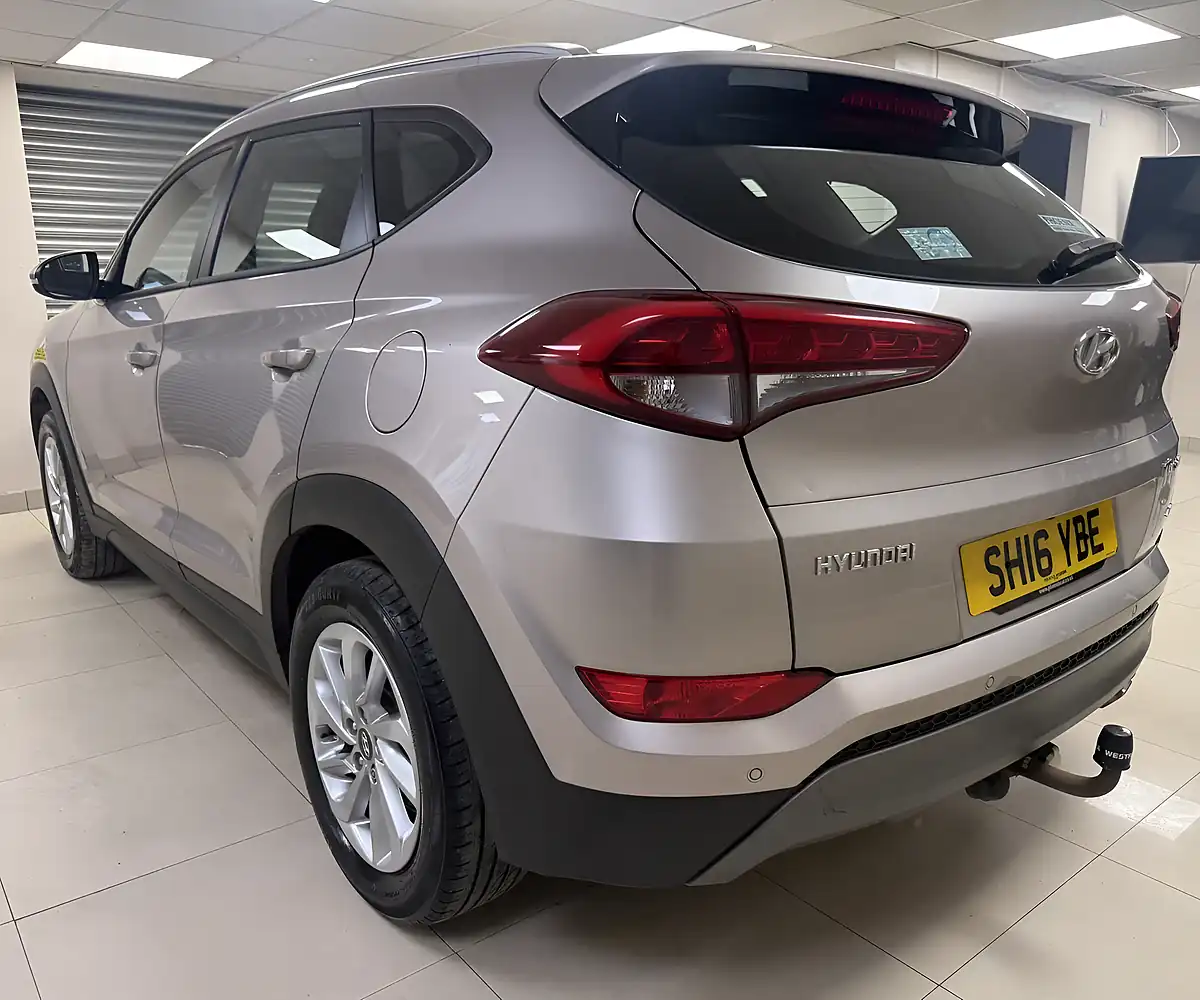 Used 2016 Hyundai Tucson Se Nav White - Interior and Exterior details 4