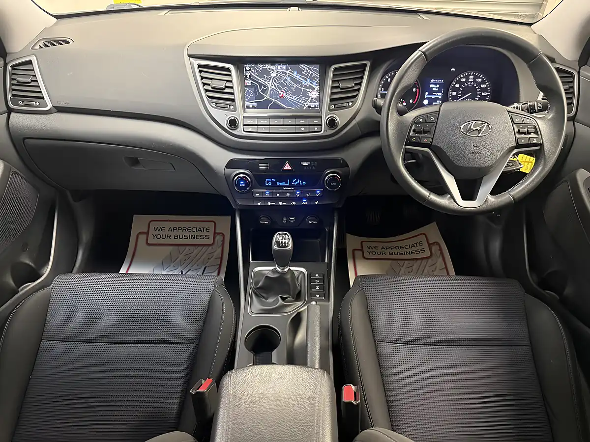 Used 2016 Hyundai Tucson Se Nav White - Interior and Exterior details 8
