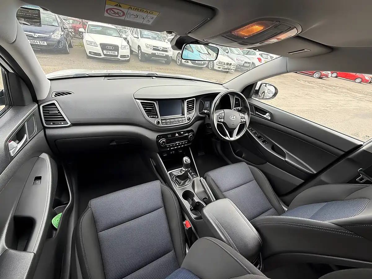 Used 2016 Hyundai Tucson Se Nav White - Interior and Exterior details 16