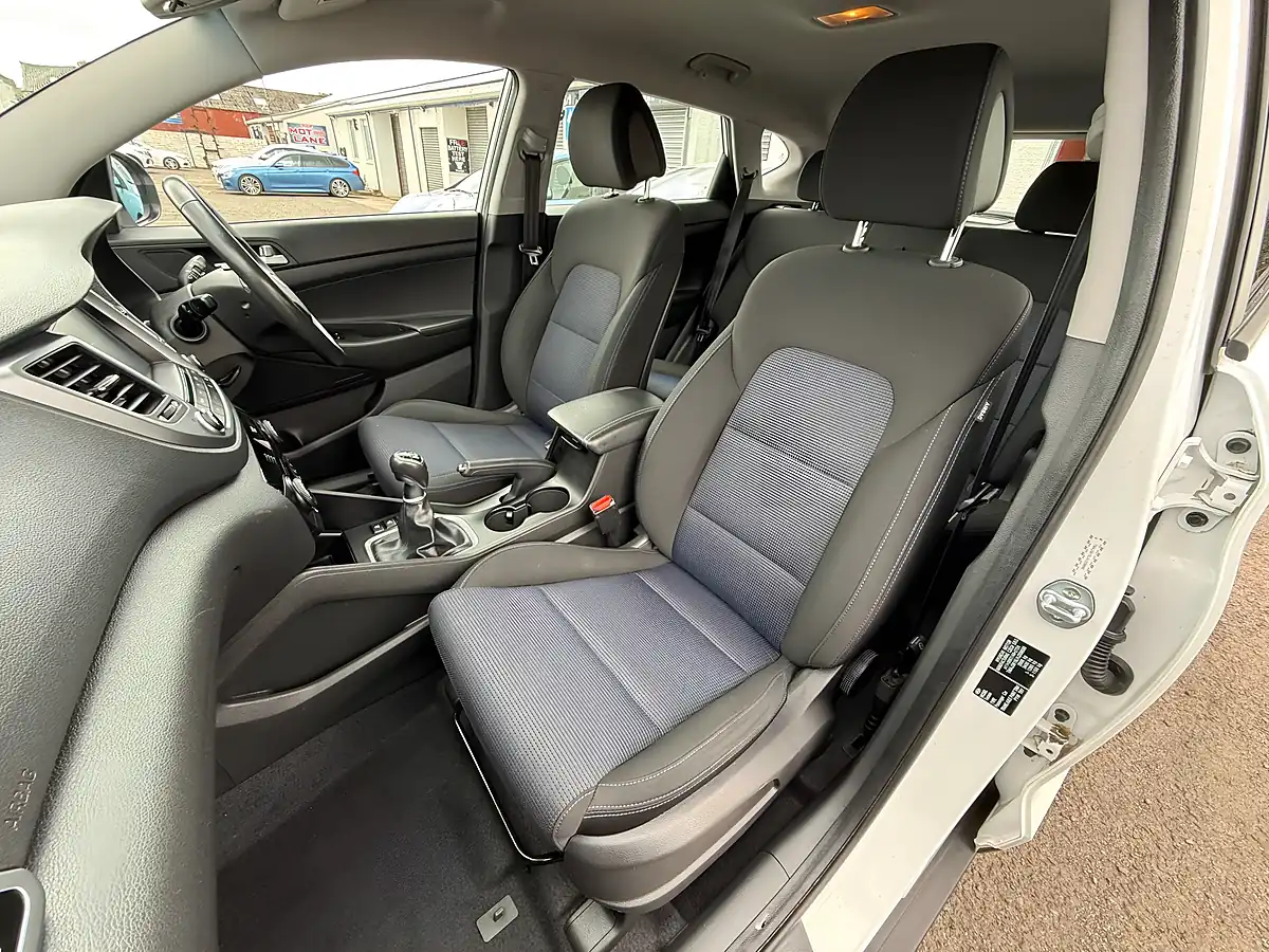 Used 2016 Hyundai Tucson Se Nav White - Interior and Exterior details 17