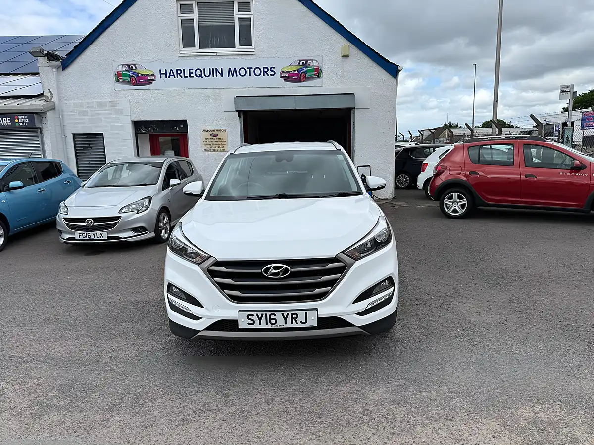 Used 2016 Hyundai Tucson Se Nav White - Interior and Exterior details 2
