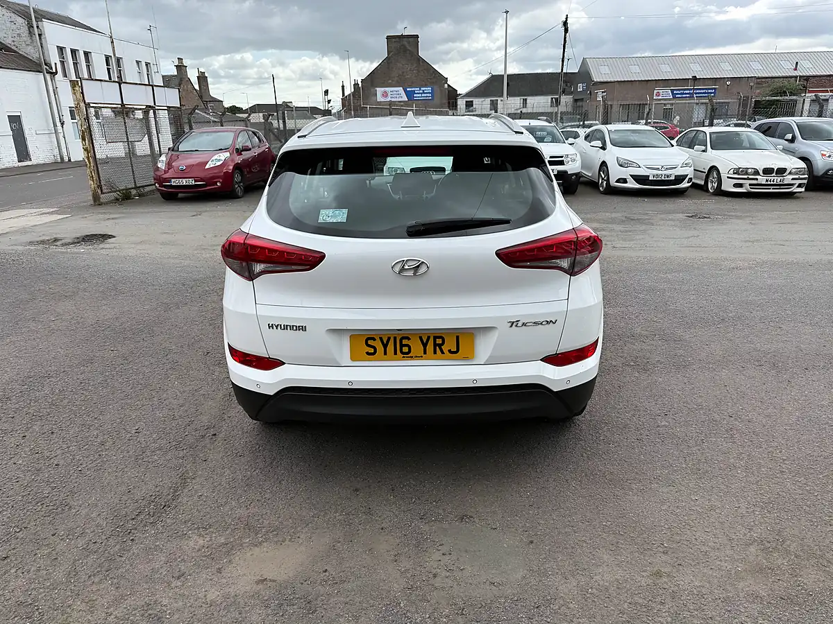 Used 2016 Hyundai Tucson Se Nav White - Interior and Exterior details 6