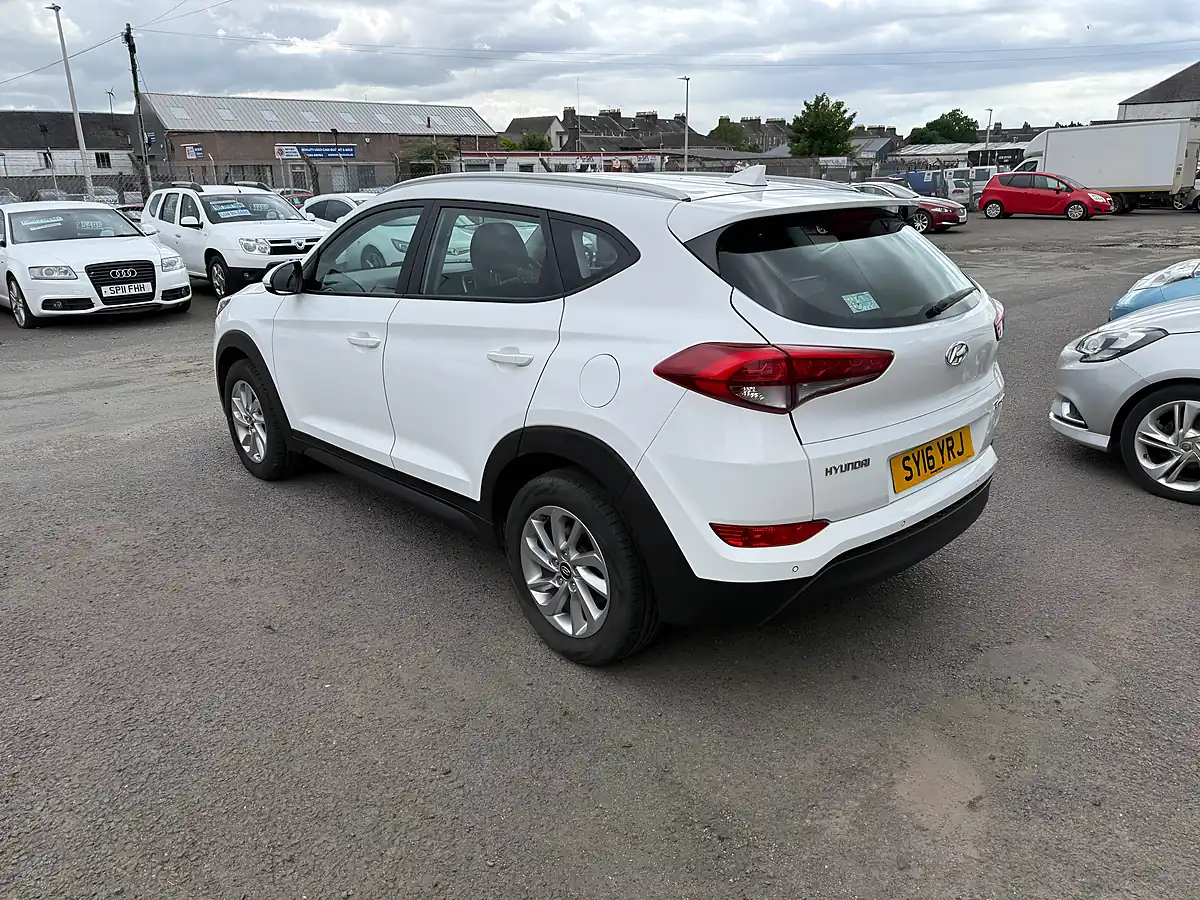 Used 2016 Hyundai Tucson Se Nav White - Interior and Exterior details 7