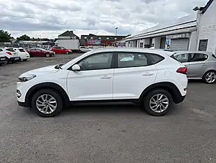 Used 2016 Hyundai Tucson Se Nav White - Interior and Exterior details 8