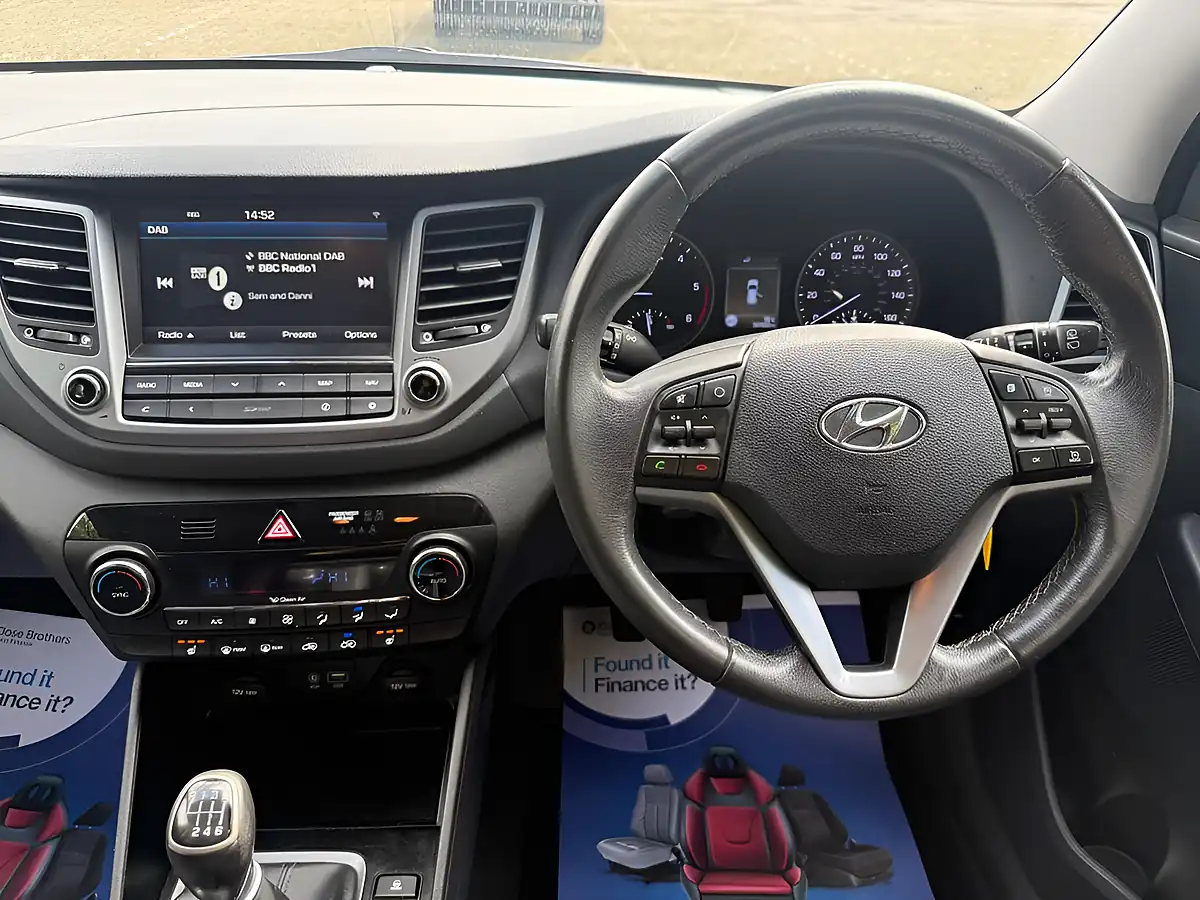 Used 2016 Hyundai Tucson Se Nav White Sand - Interior and Exterior details 11