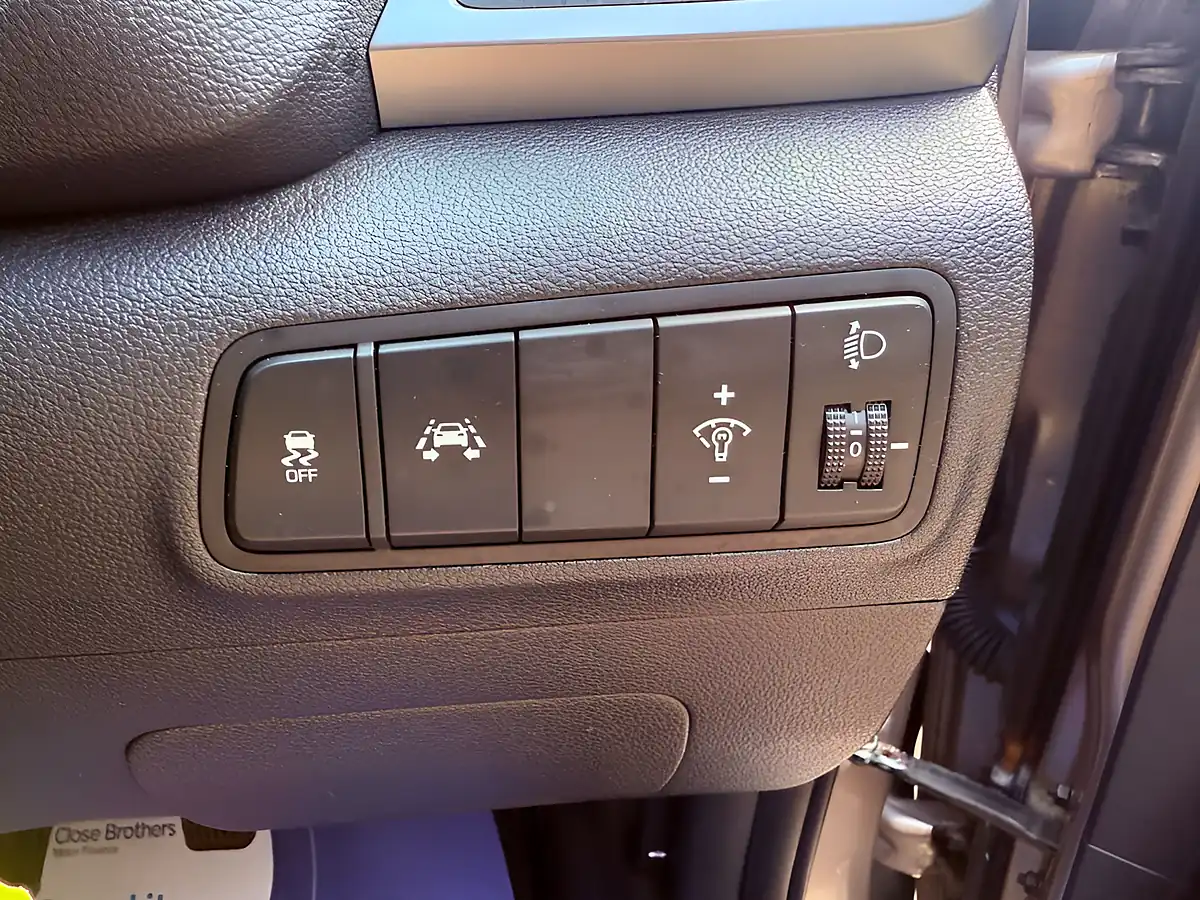 Used 2016 Hyundai Tucson Se Nav White Sand - Interior and Exterior details 16