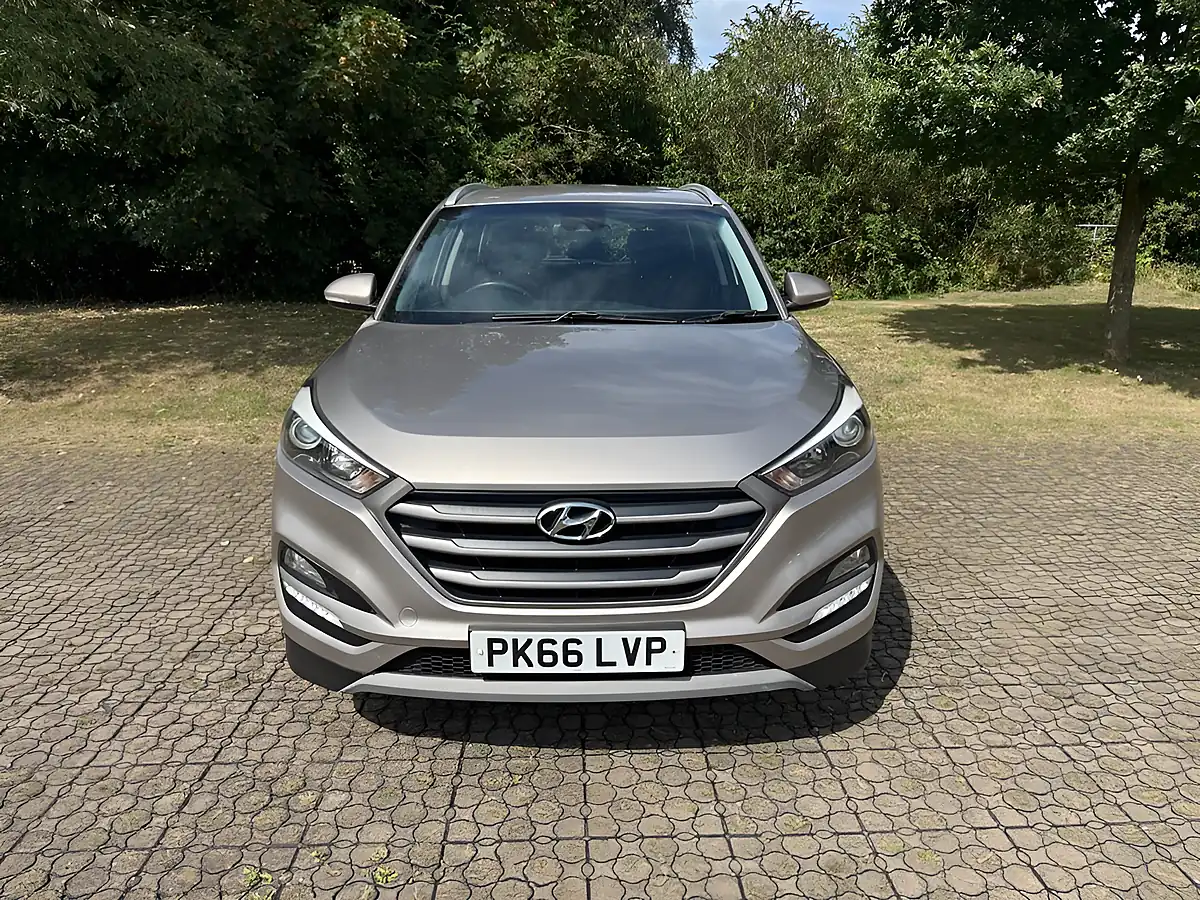 Used 2016 Hyundai Tucson Se Nav White Sand - Interior and Exterior details 2