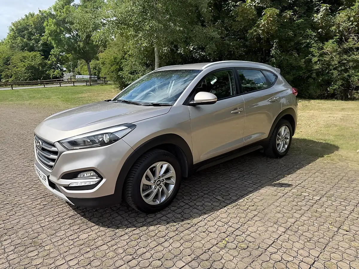 Used 2016 Hyundai Tucson Se Nav White Sand - Interior and Exterior details 3
