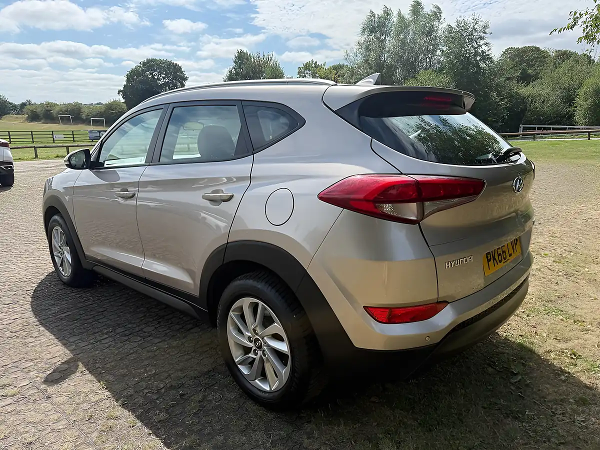 Used 2016 Hyundai Tucson Se Nav White Sand - Interior and Exterior details 4