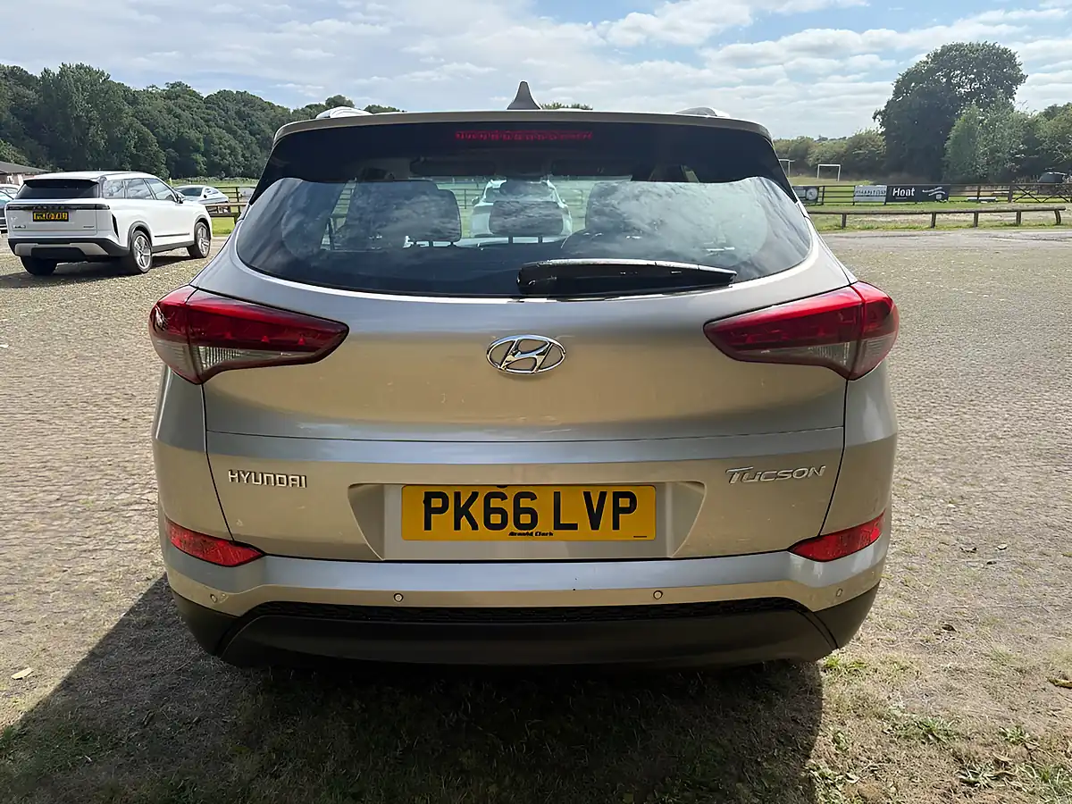 Used 2016 Hyundai Tucson Se Nav White Sand - Interior and Exterior details 5