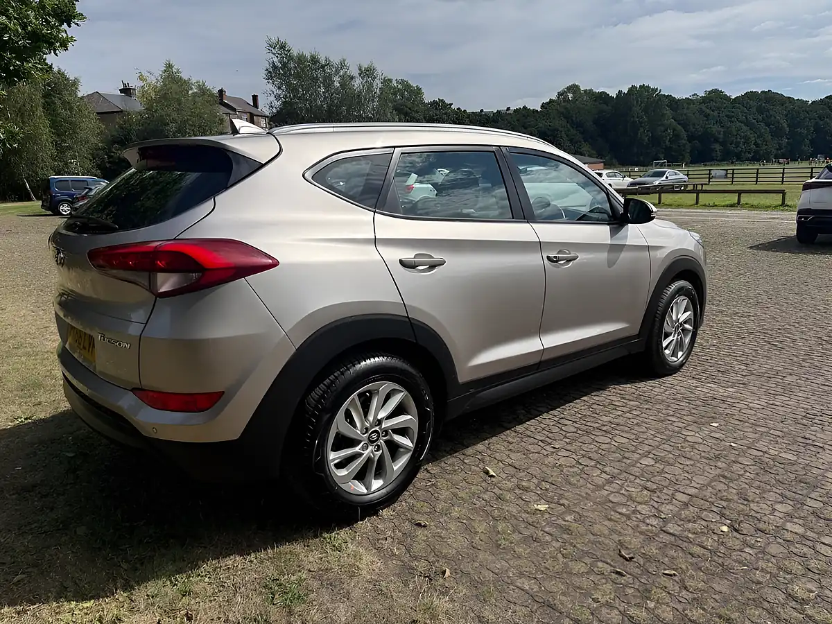 Used 2016 Hyundai Tucson Se Nav White Sand - Interior and Exterior details 6