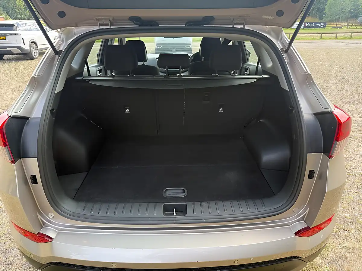 Used 2016 Hyundai Tucson Se Nav White Sand - Interior and Exterior details 7