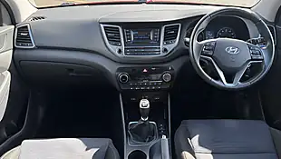 Used 2016 Hyundai Tucson Se Red - Interior and Exterior details 10