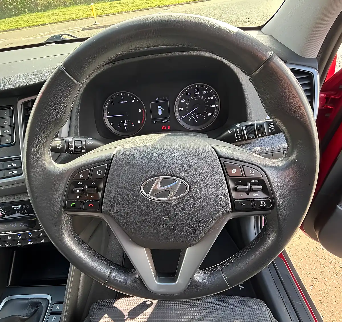 Used 2016 Hyundai Tucson Se Red - Interior and Exterior details 14