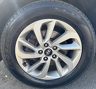 Used 2016 Hyundai Tucson Se Red - Interior and Exterior details 18
