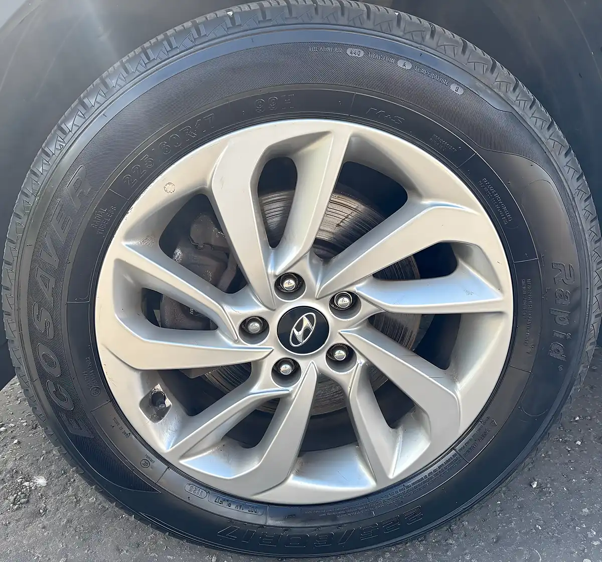 Used 2016 Hyundai Tucson Se Red - Interior and Exterior details 18