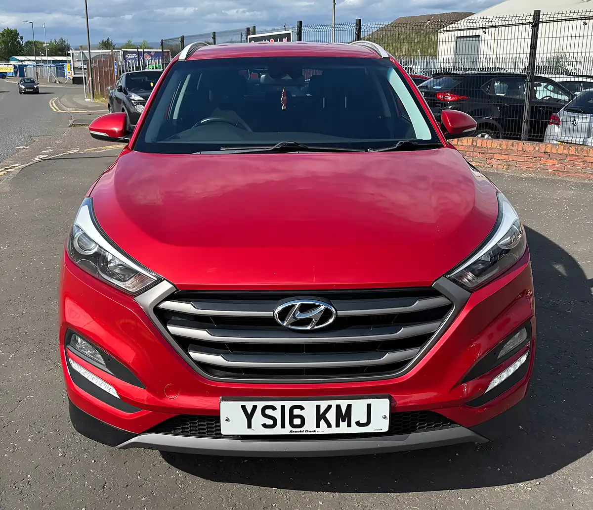Used 2016 Hyundai Tucson Se Red - Interior and Exterior details 5