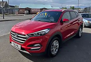 Used 2016 Hyundai Tucson Se Red - Interior and Exterior details 9