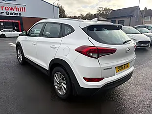 Used 2016 Hyundai Tucson Se White - Interior and Exterior details 5